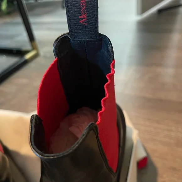 Alexander McQueen Chelsea boot - Picture 3 of 8